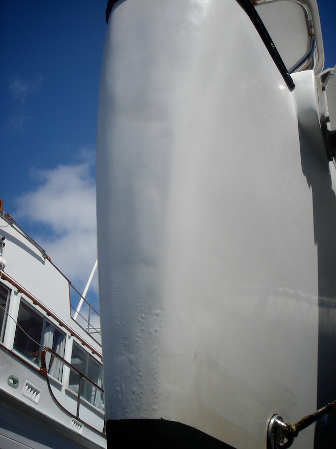 CC NZ Repair Star Front Gelcoat Blisters.JPG (68658 bytes)